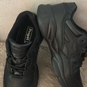 Women's Sz 9 Black Leather Propet Stability Walking Shoes Size 9